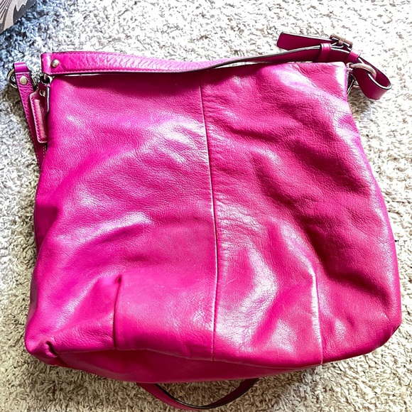 Authentic Coach shoulder bag - Picture 2 of 5